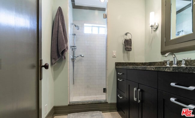 Building Photo - 254 S Vendome St