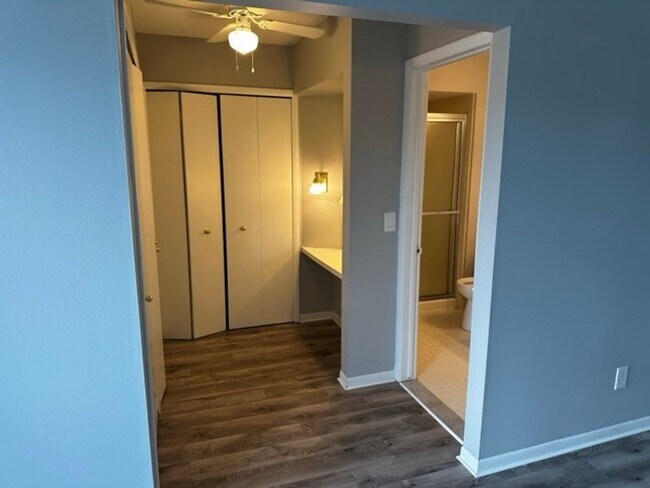 Building Photo - 3 Bedroom Condo in Southfield