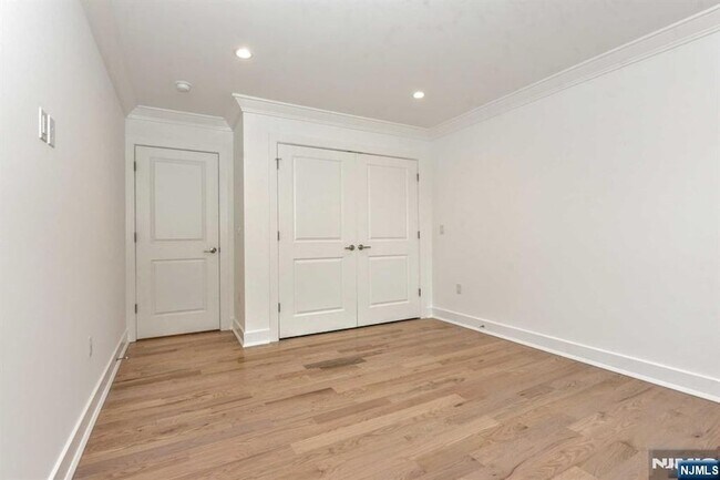 Building Photo - 120 Collignon Way