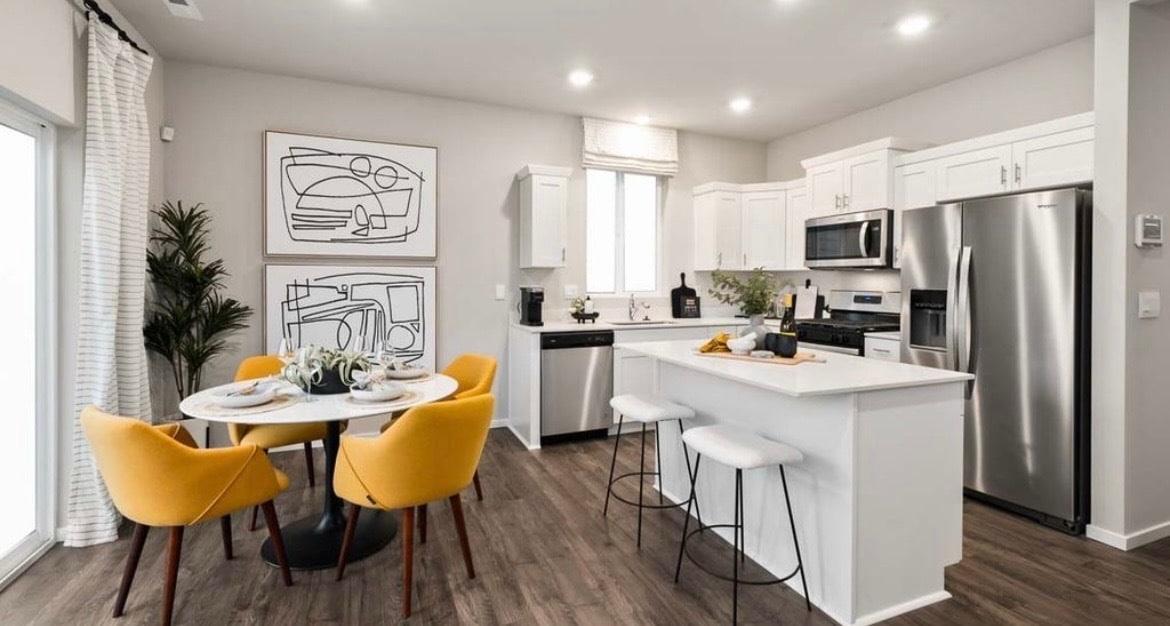 Building Photo - 219 17th Dr