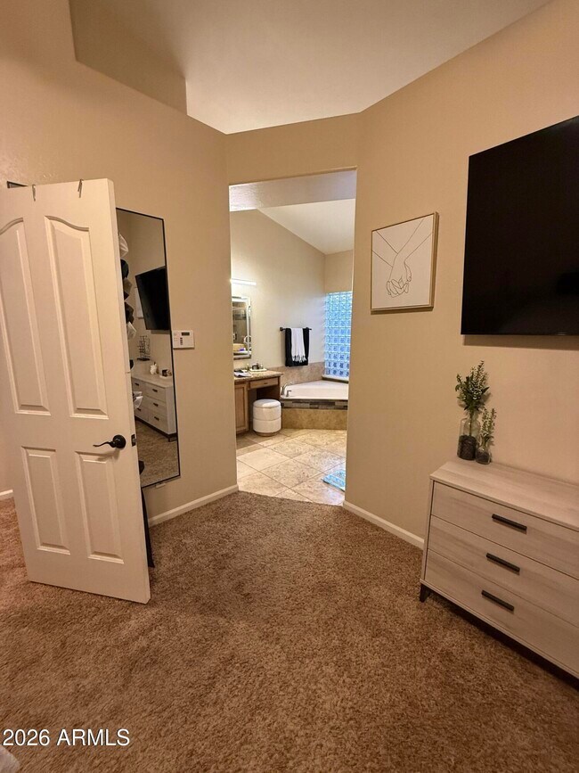 Building Photo - 4229 E Rancho Caliente Dr