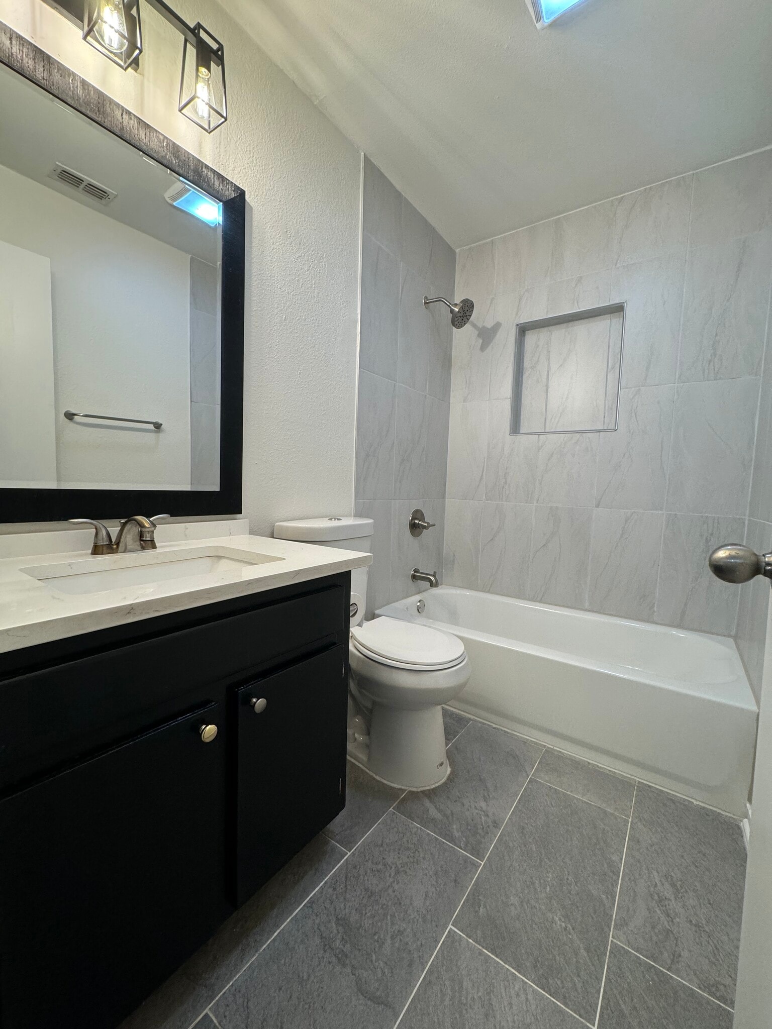 Building Photo - 1220 Tartan Ln