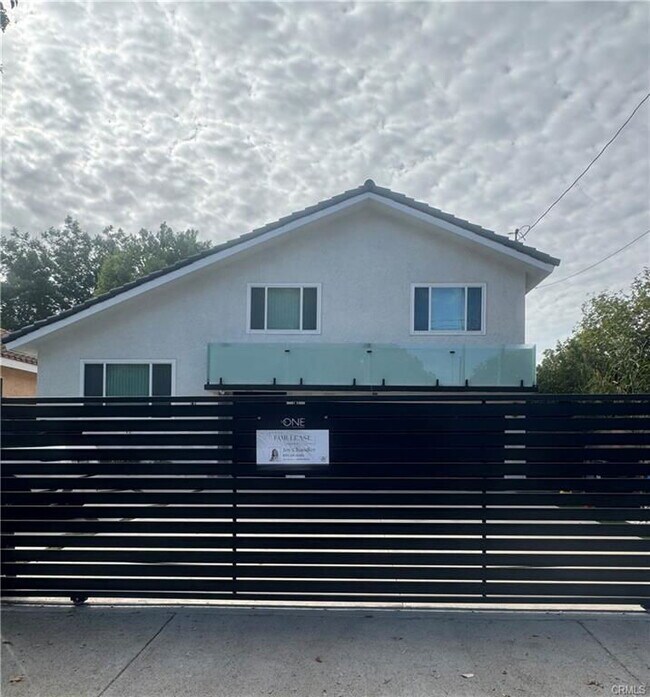 Primary Photo - 7127 White Oak Ave