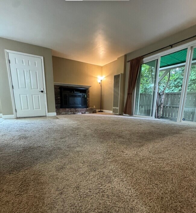Living Room - 233 Enterprise Dr