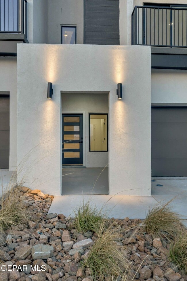 Building Photo - 1519 Golden Hill Terrace