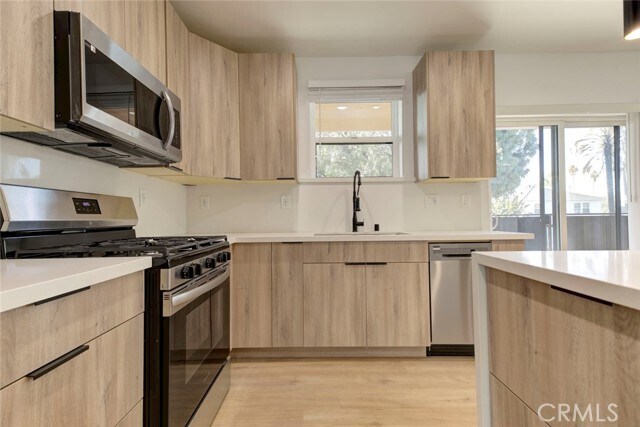 Building Photo - 5648 Cartwright Ave