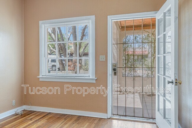Building Photo - 1220 N Olsen Ave