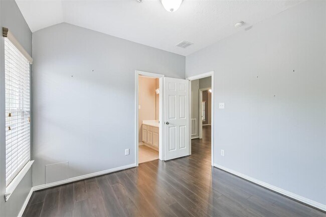 Building Photo - 10510 Barnstable Ct
