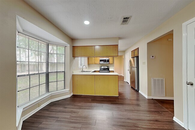 Building Photo - 15 Kearny Brook Pl