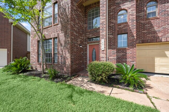 Building Photo - 16518 Elmwood Point Ln