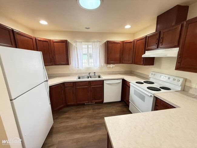 Building Photo - West Valley Rental – 2 Bed, 2 Bath, Large Living Area