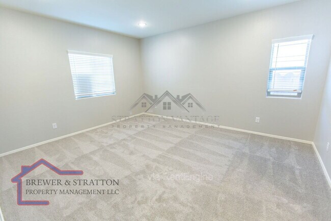 Building Photo - 495 E Rio Pl