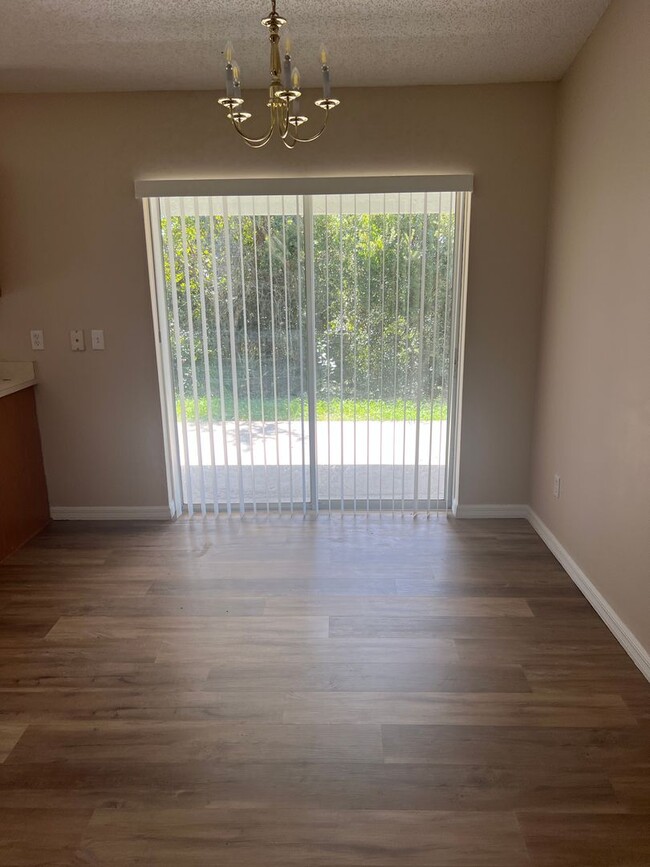 Building Photo - 50% off first full month of rent! Spacious 3/2 with Attached 2 Car Garage in Deltona Lakes!