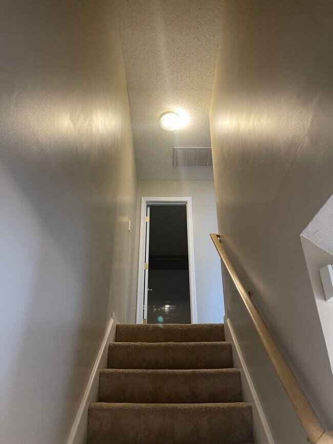 Building Photo - 343 Chesapeake Square Unit 4 (Wimbledon Chase) Chesapeake 23320