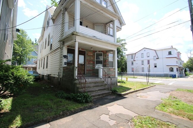 Primary Photo - No DEPOSIT! Beautiful 2 bedroom