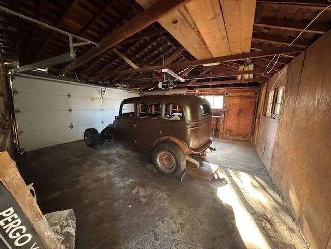 Building Photo - Charming spacious Evergreen farmhouse with large parking area