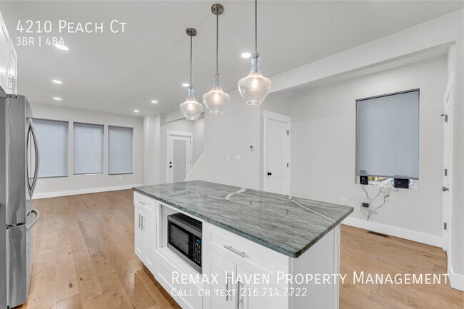 Building Photo - 4210 Peach Ct