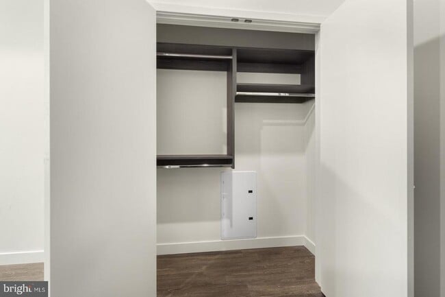 Building Photo - 525 N 41st St