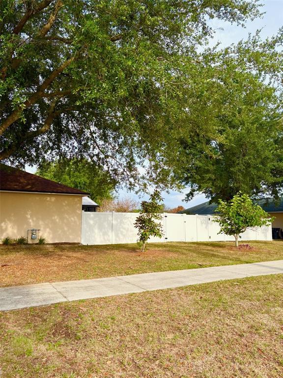 Building Photo - 1601 Silhouette Dr