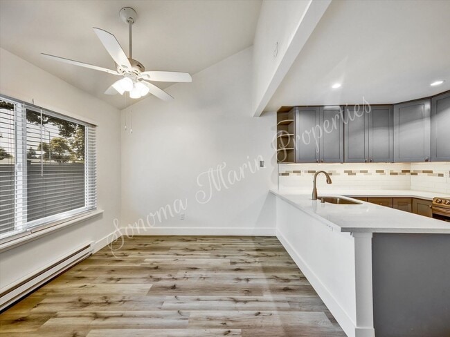 Building Photo - 2 Bedroom 1.5 Bath 2 Car Garage Includes W...