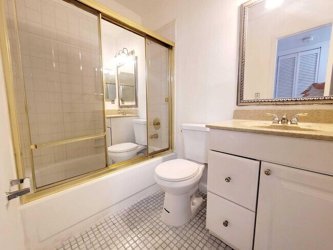 Building Photo - 15702 E Waterside Cir