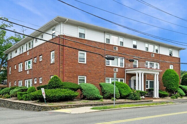 Building Photo - 100 Magnolia Ave