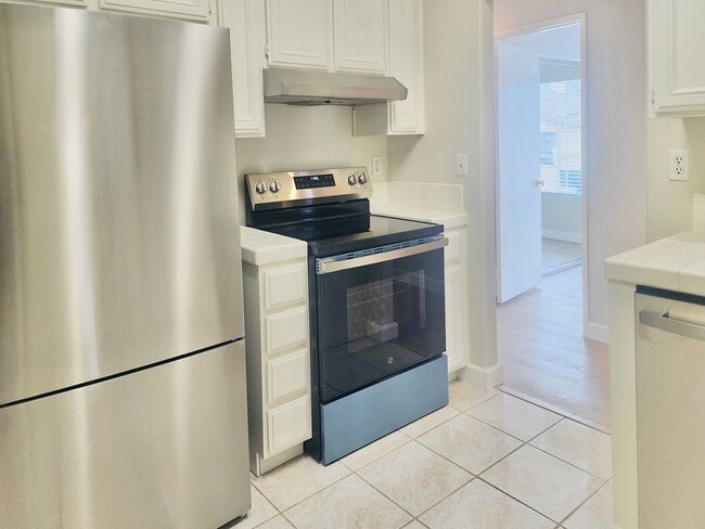 Building Photo - 105 Night Heron Ln