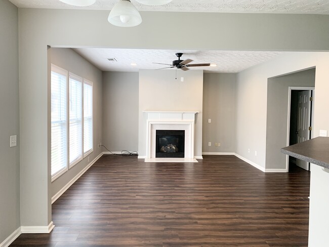 Building Photo - 406 Pepperbush Bend