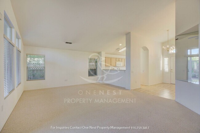 Building Photo - Welcome to Your Dream 55+ Oasis in Sun City Roseville!