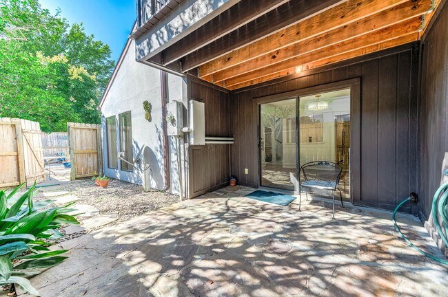 Building Photo - 4507 Medinah Pl