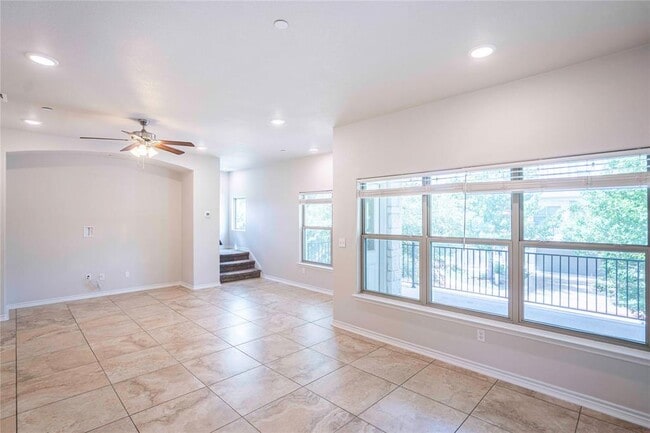 Building Photo - 221 Birch Oak Ln