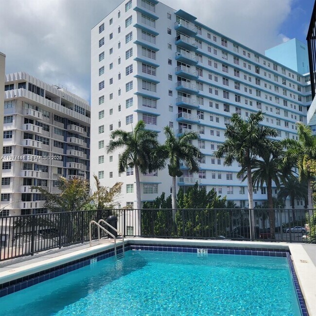 Building Photo - 899 West Ave