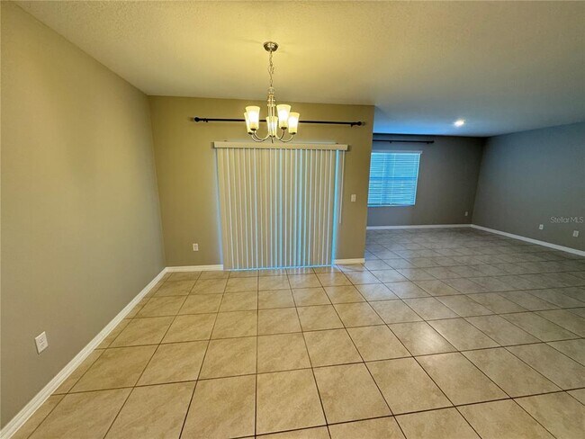 Building Photo - 404 Tanglewood Dr