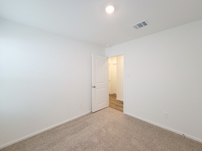 Building Photo - 14316 Leafy Willow Dr