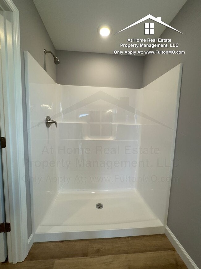 Building Photo - 2610 N Bluff St