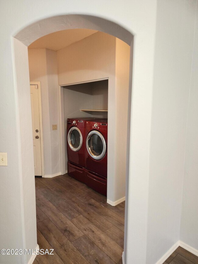 Building Photo - 5461 N Willow Thicket Way