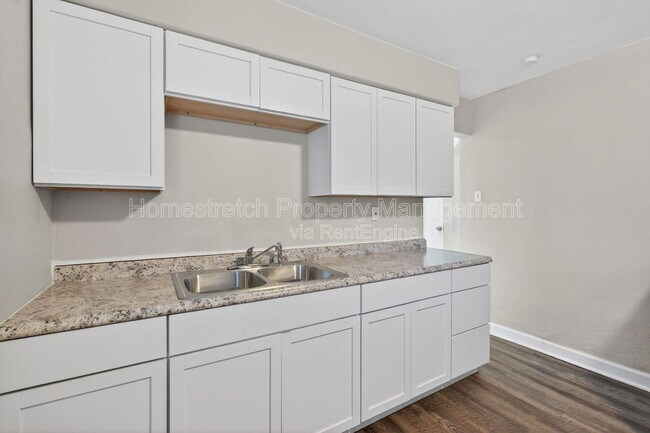 Building Photo - 9868 Lorna Ln