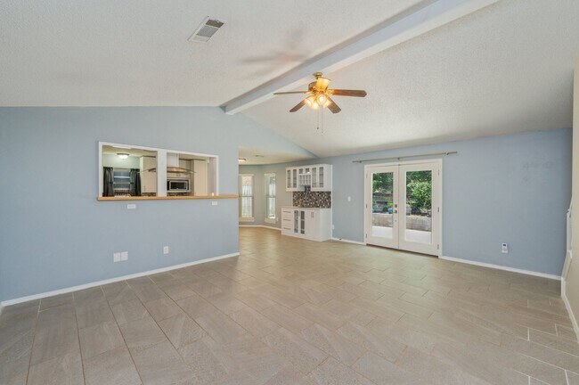Building Photo - Completely Renovated Home in Niceville!