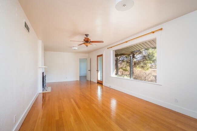 Building Photo - 111 Sunset Blvd