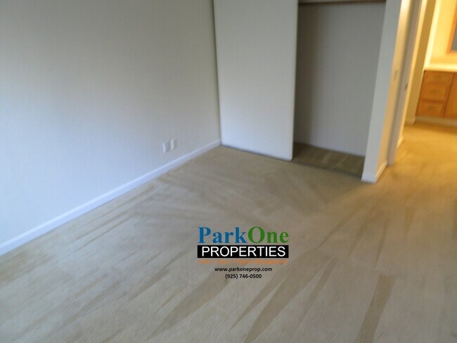 Building Photo - Condo Available in the Keys! Near Downtown Walnut Creek, Close to BART and the Freeway!