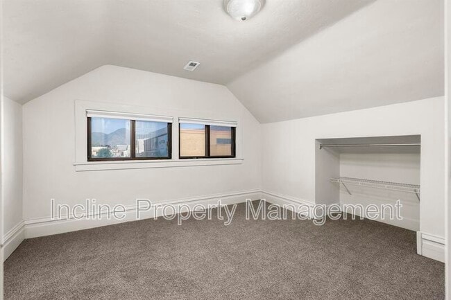 Building Photo - 31 W 100 N