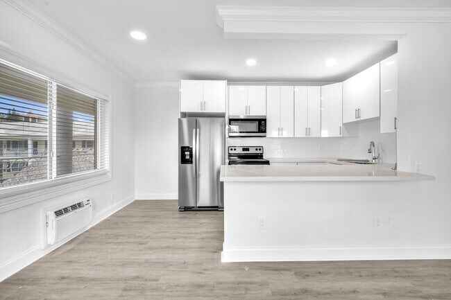Building Photo - 1035 Spanish River Rd