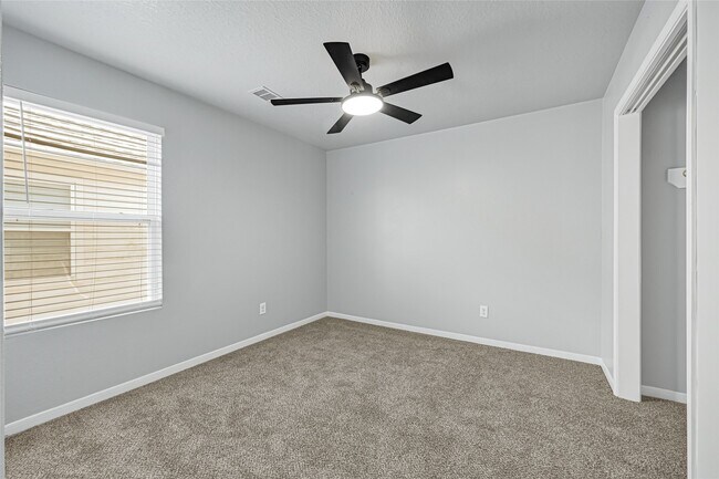 Building Photo - 1827 Macondray Dr