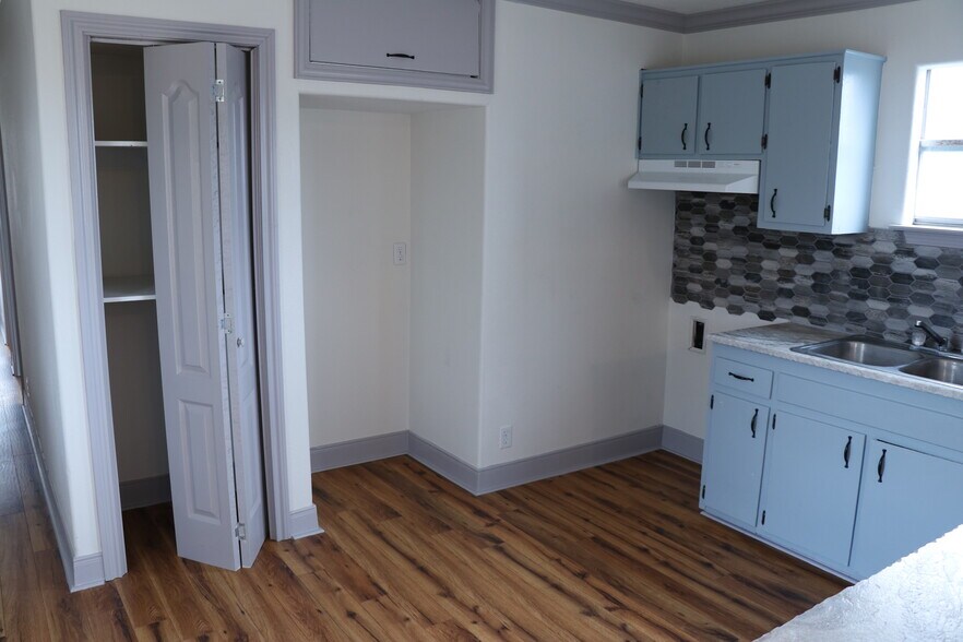 Building Photo - 2772 El Paso Ave