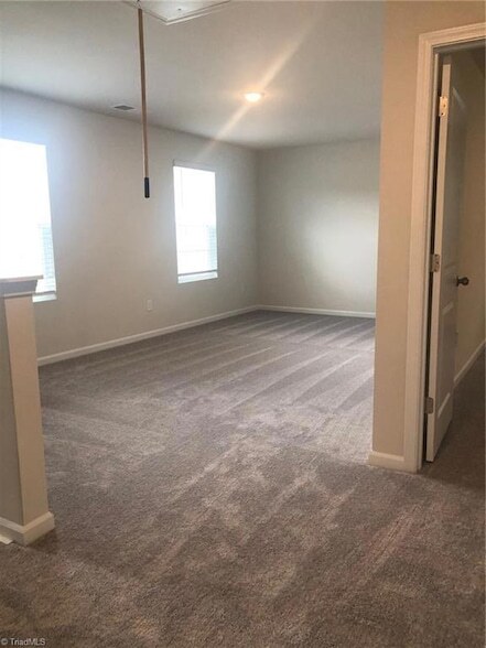 Building Photo - 1747 Mallard Dr
