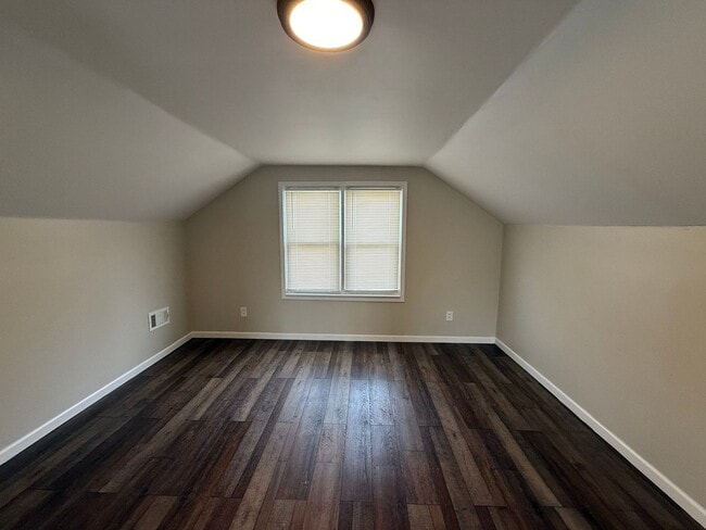 Building Photo - Renovated 3-Bedroom Home – 50% Off First M...