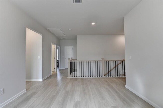 Building Photo - 1561 Branthaven Ln