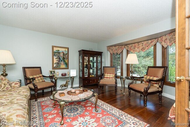 Building Photo - 1574 Devonshire Dr