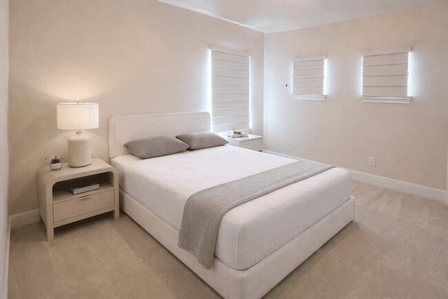 Building Photo - 43 W Loftwood Cir