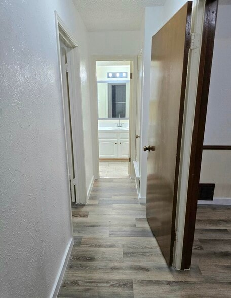 Building Photo - 1001 Hunters Creek Dr